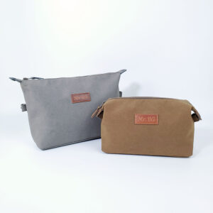 Good quality brown mature stable Sueded PU Travel toiletry makeup bag men's cosmetic bag custom logo or pouches Airplane Bag