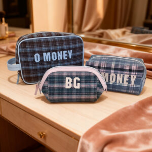 Lattice Plaid Pattern Old Classic Elegant Retro-Style Cosmetic Bag Bring A Handbag For Easy Travel Zipper Closure Makeup Bag